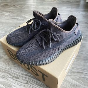 USED Yeezy 350 Triple Black non-reflective size 9